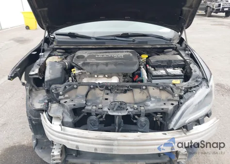 2015 Chrysler 200 S z USA, uszkodzony, nr VIN 1C3CCCBBXFN752437